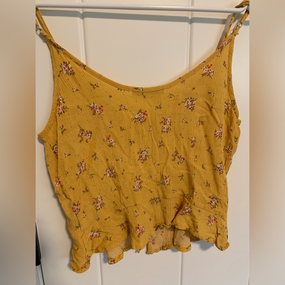 ✨3 for $15✨ Yellow crop top - Picture 3 of 4